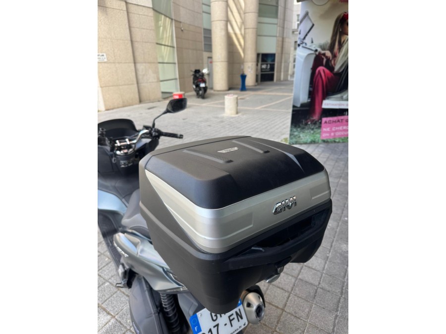 HONDA d'occasion WW125A HONDA WW125A PCX de 2022 Montreuil (93)﻿