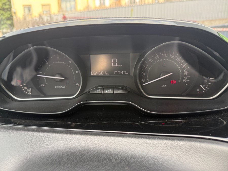 PEUGEOT d'occasion 208 1.5 BlueHDi 100ch E6.c Signature BVM5 86g 5p