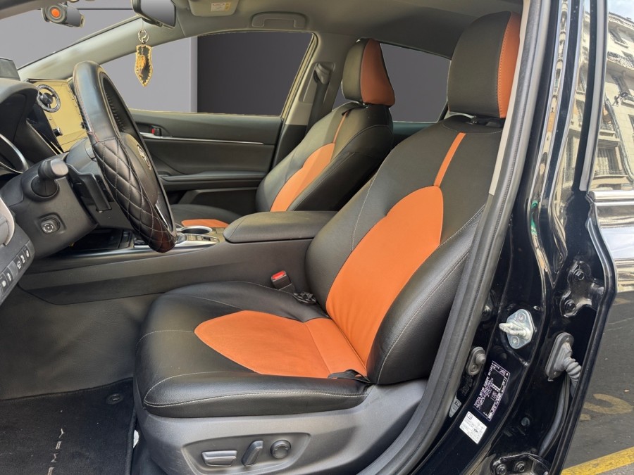 TOYOTA d'occasion CAMRY 2.5 HYBRIDE DESIGN de 2024 Paris 15 (75)﻿