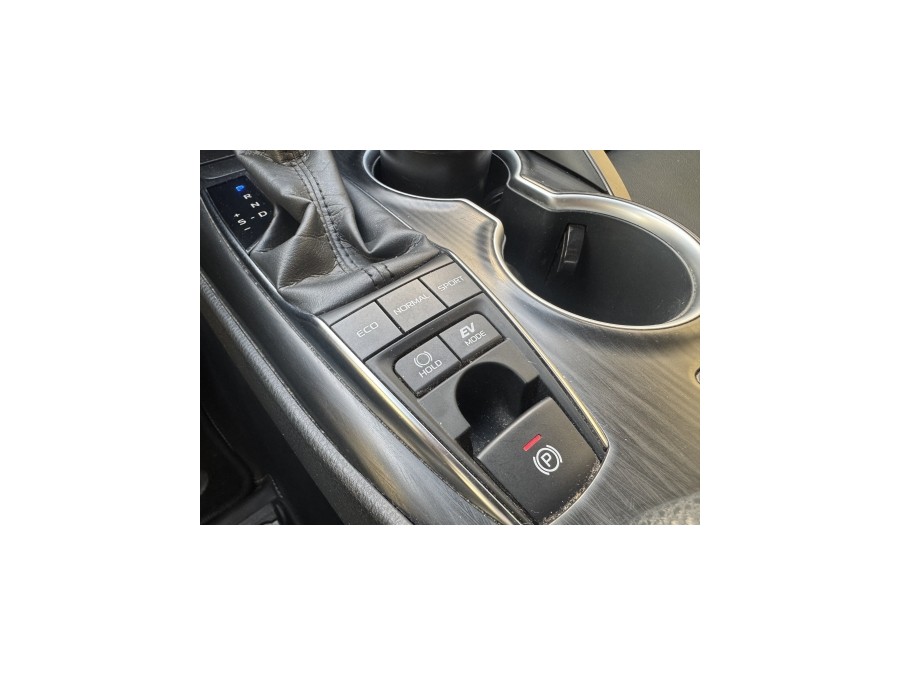 TOYOTA d'occasion CAMRY 2.5 HYBRIDE DESIGN de 2024 Paris 15 (75)﻿