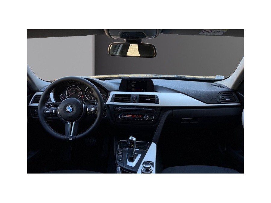 BMW d'occasion SERIE 3 TOURING 318D 143 LOUNGE de 2015 La Ciotat (13)﻿