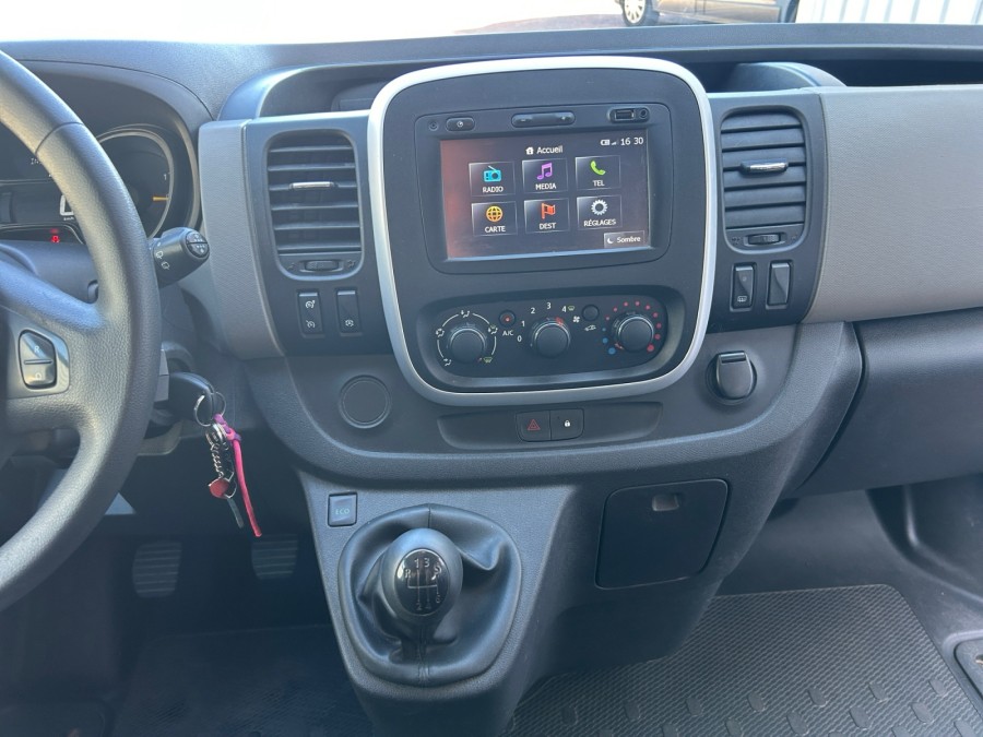 RENAULT d'occasion TRAFIC COMBI 1.6 DCI 120 LIFE L1 de 2014 Tours