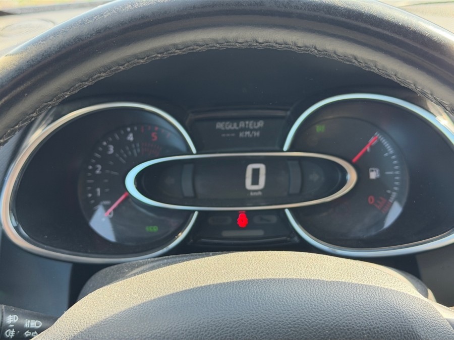 RENAULT d'occasion CLIO IV ESTATE 1.5 DCI 110 INTENS de 2017 Mérignac