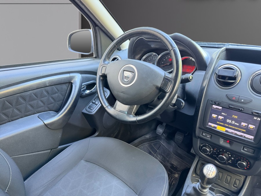 DACIA d'occasion DUSTER 1.5 DCI 110 FAP 4X2 PRESTIGE de 2015 Nîmes