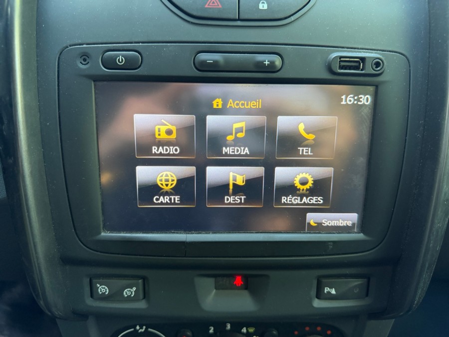 DACIA d'occasion DUSTER 1.5 DCI 110 FAP 4X2 PRESTIGE de 2015 Nîmes