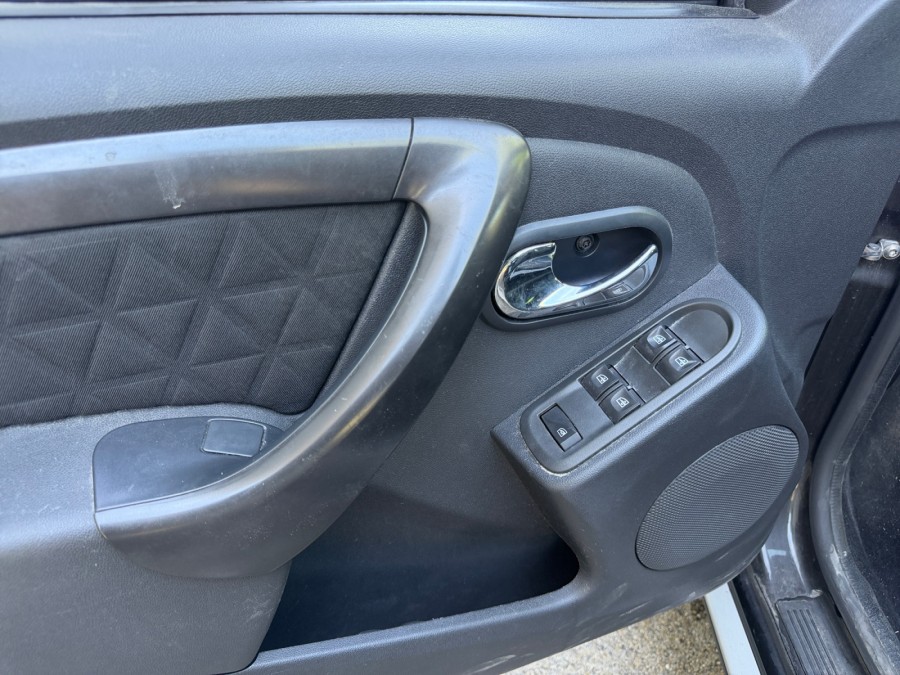 DACIA d'occasion DUSTER 1.5 DCI 110 FAP 4X2 PRESTIGE de 2015 Nîmes