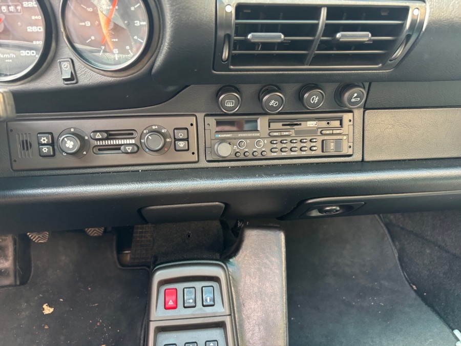 PORSCHE d'occasion 911 3.6 CARRERA 2 TARGA de 1997 Montreuil (93)﻿