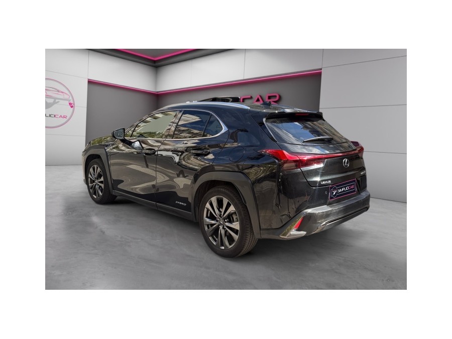 LEXUS d'occasion UX250H 2 HYBRIDE 2WD de 2019 Paris 17 (75)﻿