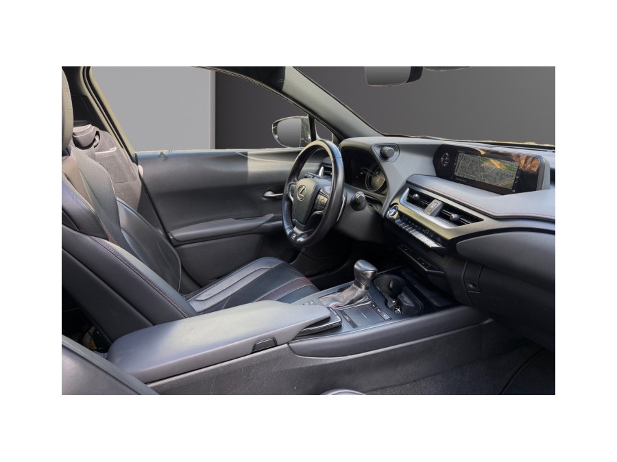 LEXUS d'occasion UX250H 2 HYBRIDE 2WD de 2019 Paris 17 (75)﻿