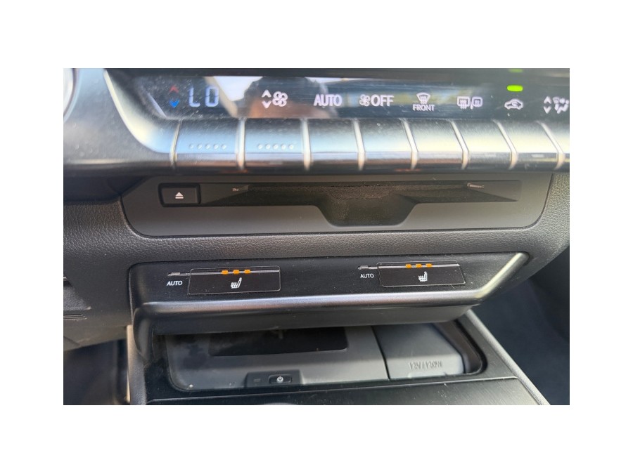 LEXUS d'occasion UX250H 2 HYBRIDE 2WD de 2019 Paris 17 (75)﻿