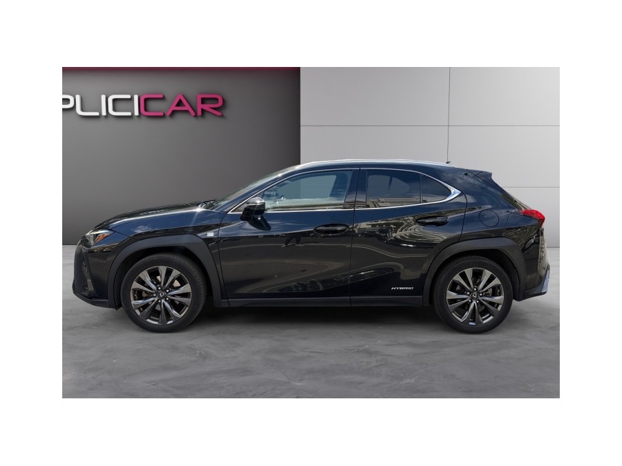 LEXUS d'occasion UX250H 2 HYBRIDE 2WD de 2019 Paris 17 (75)﻿