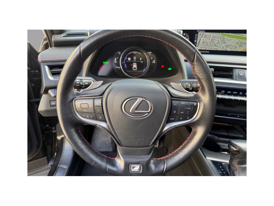 LEXUS d'occasion UX250H 2 HYBRIDE 2WD de 2019 Paris 17 (75)﻿