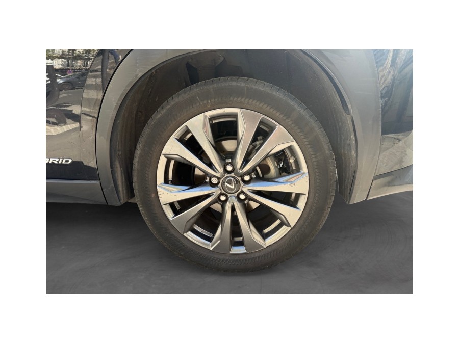LEXUS d'occasion UX250H 2 HYBRIDE 2WD de 2019 Paris 17 (75)﻿