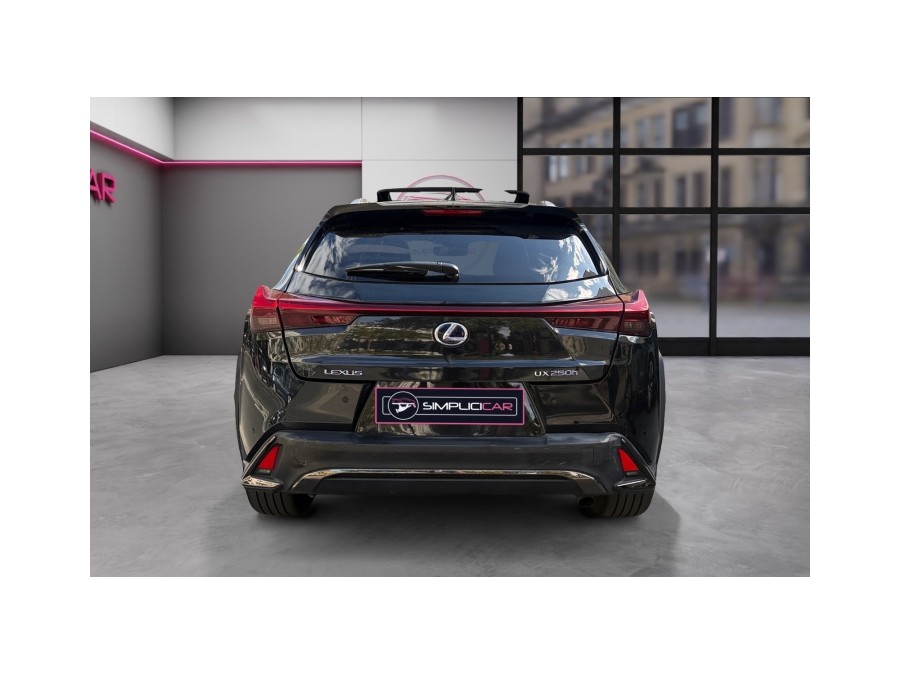 LEXUS d'occasion UX250H 2 HYBRIDE 2WD de 2019 Paris 17 (75)﻿