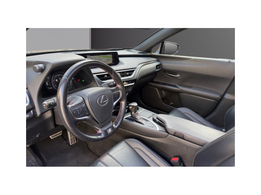 LEXUS d'occasion UX250H 2 HYBRIDE 2WD de 2019 Paris 17 (75)﻿