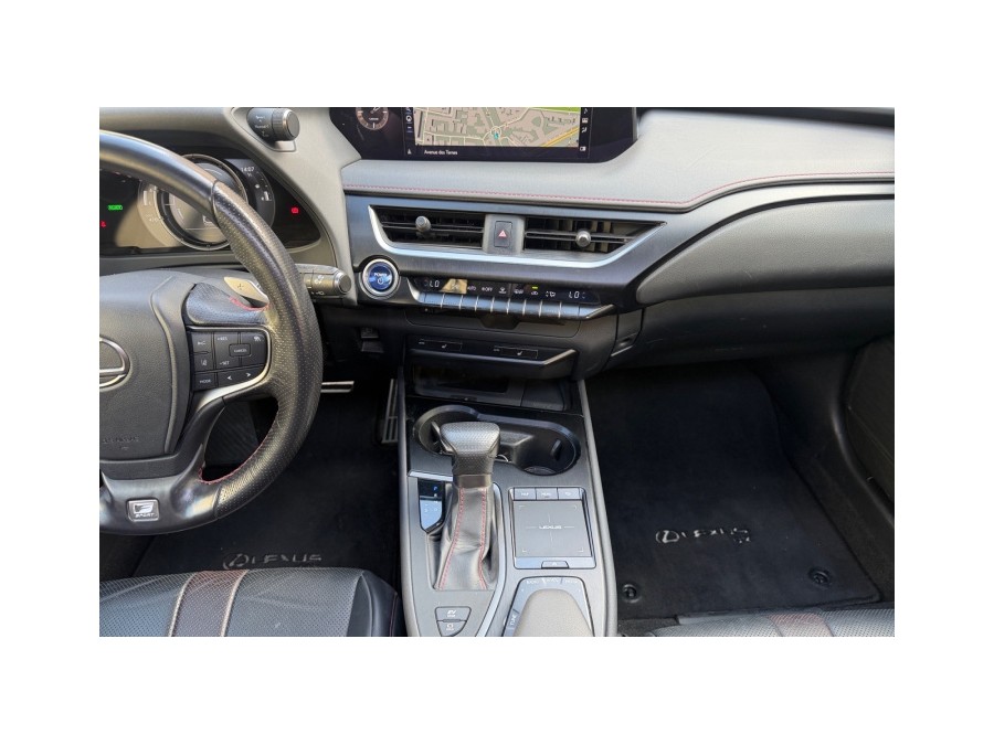 LEXUS d'occasion UX250H 2 HYBRIDE 2WD de 2019 Paris 17 (75)﻿