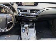 LEXUS d'occasion UX250H 2 HYBRIDE 2WD de 2019 Paris 17 (75)﻿