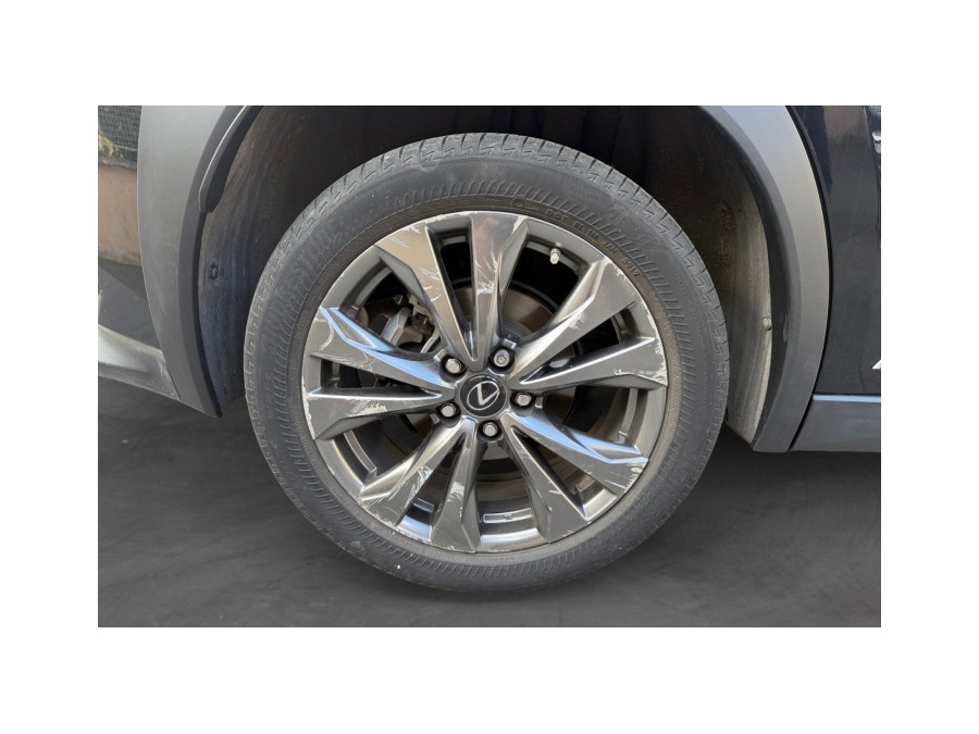 LEXUS d'occasion UX250H 2 HYBRIDE 2WD de 2019 Paris 17 (75)﻿