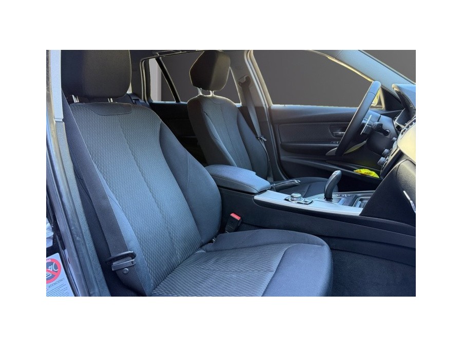 BMW d'occasion SERIE 3 TOURING 318D 143 LOUNGE de 2015 La Ciotat (13)﻿