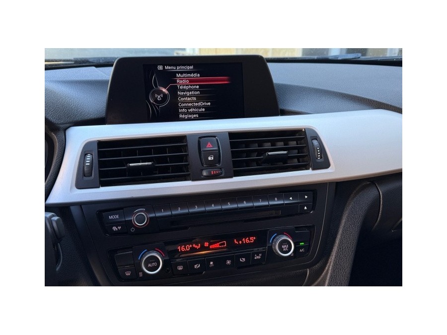 BMW d'occasion SERIE 3 TOURING 318D 143 LOUNGE de 2015 La Ciotat (13)﻿