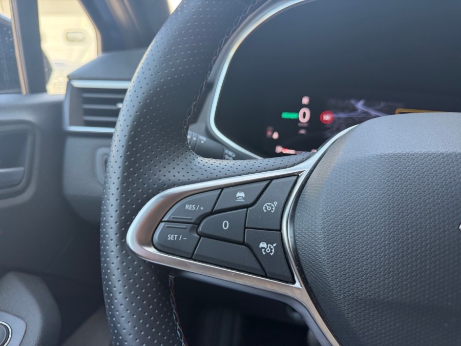 RENAULT d'occasion CLIO 1.6 E-TECH 145 ESPRIT ALPINE de 2025 Salon de