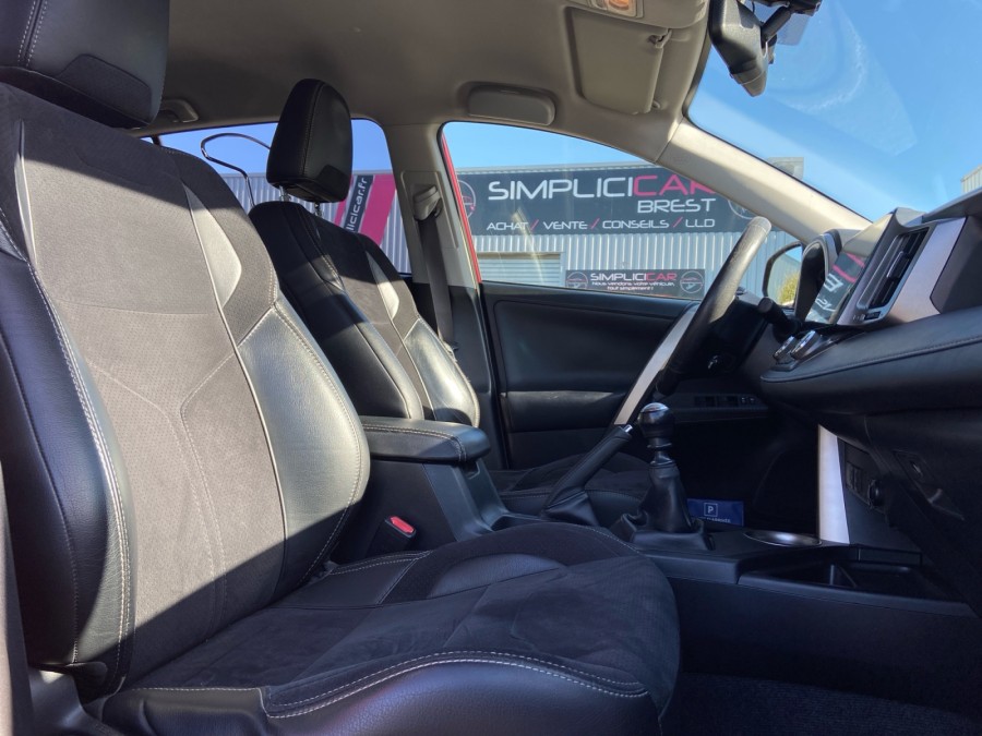 TOYOTA d'occasion RAV4 2.0 124 D4D 2WD SPORT EDITION de 2015 Brest