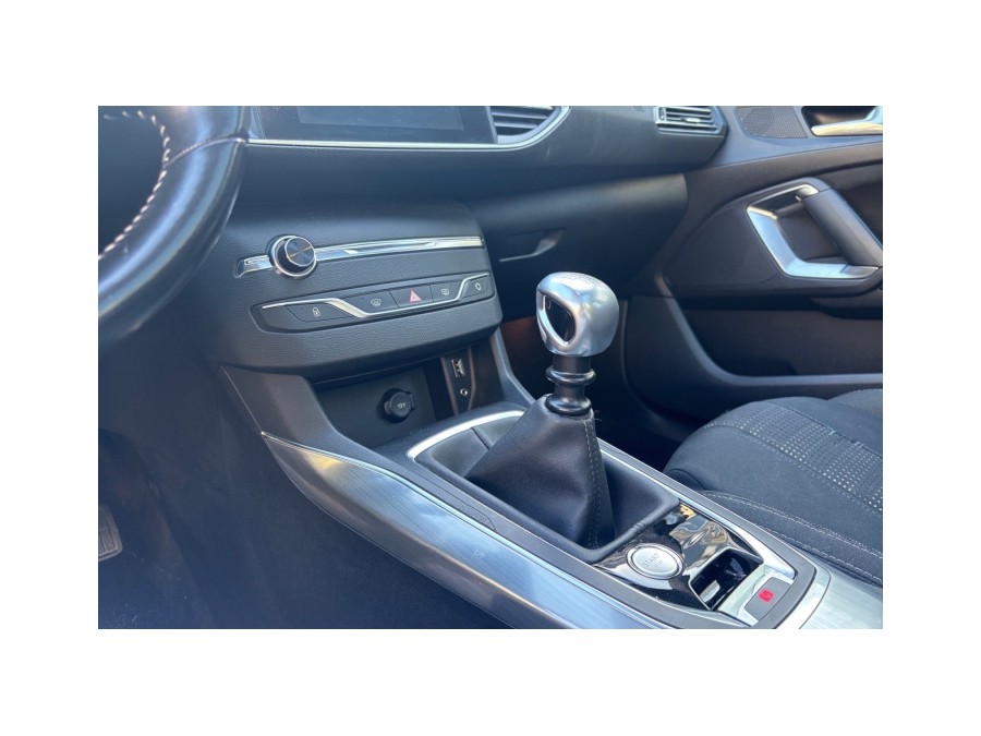 PEUGEOT d'occasion 308 II 1.2 ETHP 130ch de 2017 Paris 17 (75)﻿