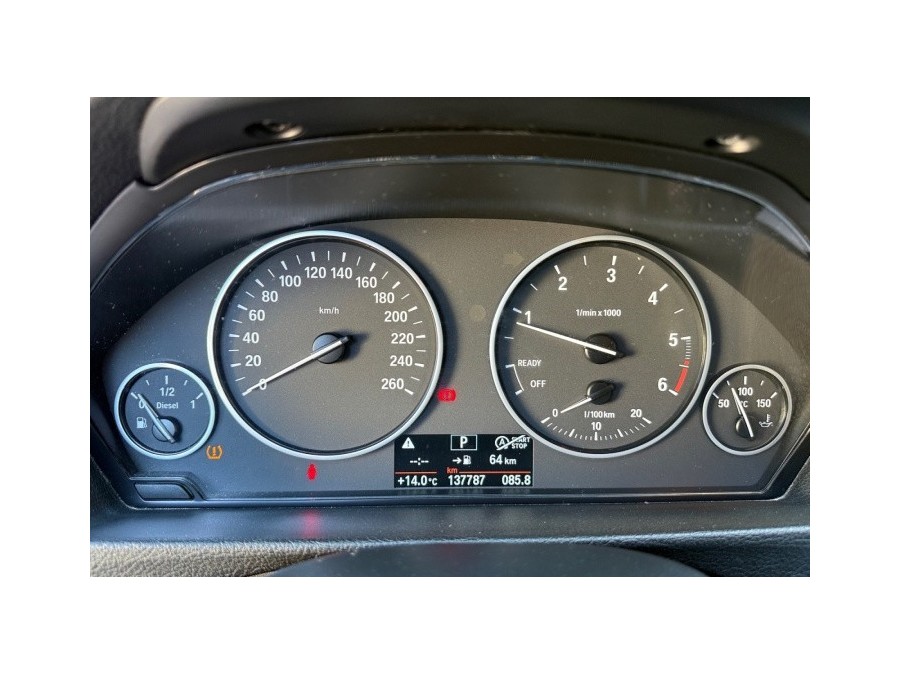 BMW d'occasion SERIE 3 TOURING 318D 143 LOUNGE de 2015 La Ciotat (13)﻿