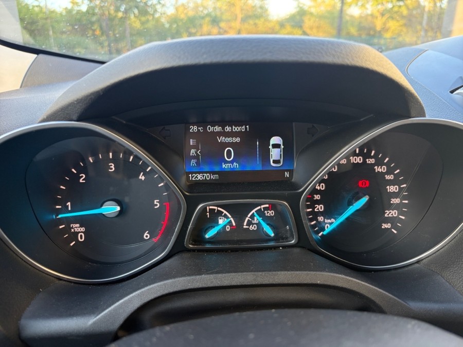 FORD d'occasion KUGA 1.5 TDCi 120ch Stop&Start Executive 4x2 de 2017