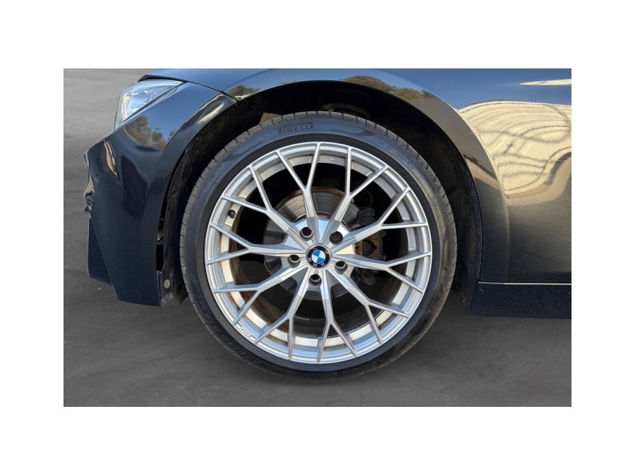 BMW d'occasion SERIE 3 TOURING 318D 143 LOUNGE de 2015 La Ciotat (13)﻿