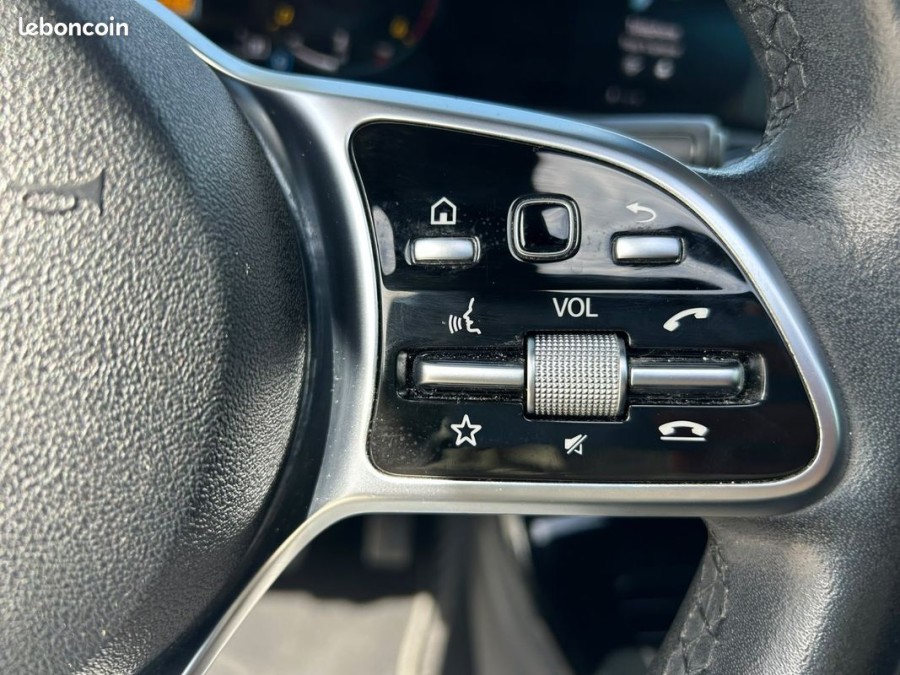 MERCEDES d'occasion A 180 d 116ch Progressive Line 7G-DCT de 2019