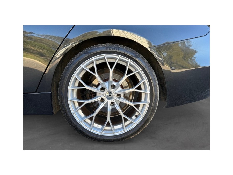 BMW d'occasion SERIE 3 TOURING 318D 143 LOUNGE de 2015 La Ciotat (13)﻿