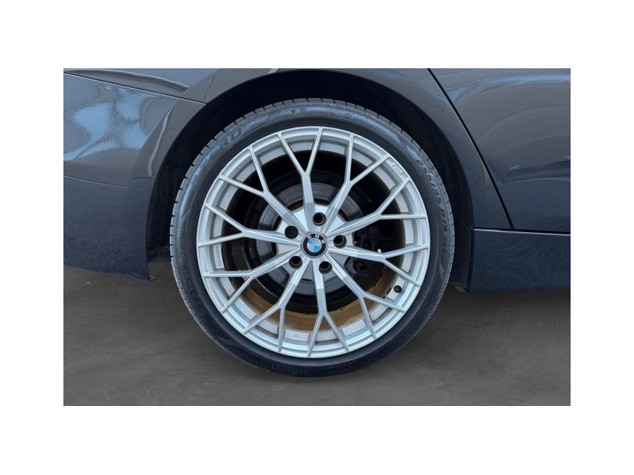 BMW d'occasion SERIE 3 TOURING 318D 143 LOUNGE de 2015 La Ciotat (13)﻿