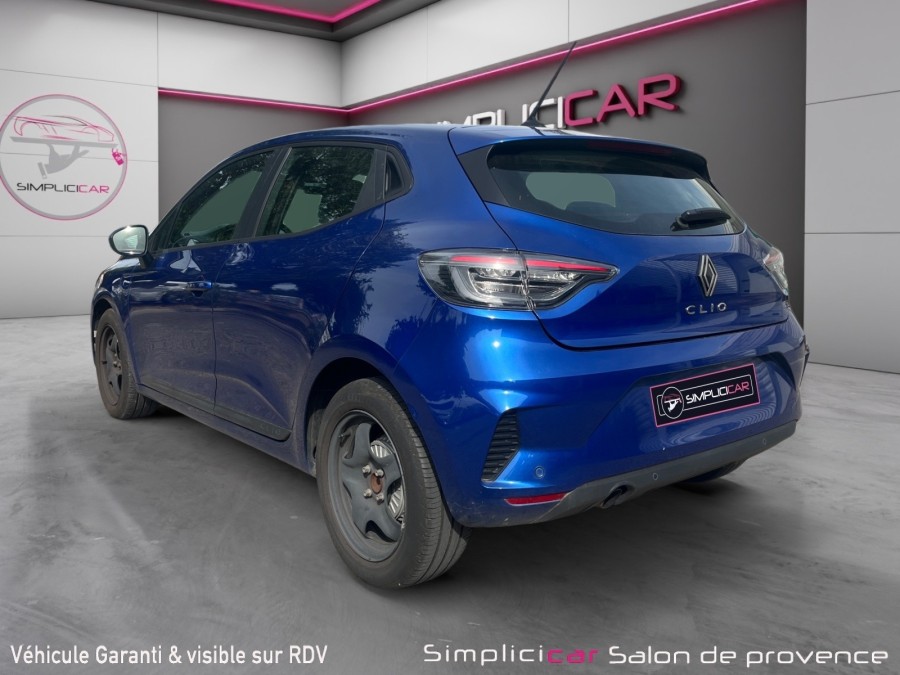 RENAULT d'occasion CLIO V 1.5 BLUE DCI 100 EVOLUTION de 2024 Salon de