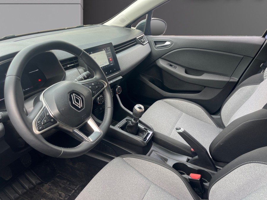 RENAULT d'occasion CLIO V 1.5 BLUE DCI 100 EVOLUTION de 2024 Salon de