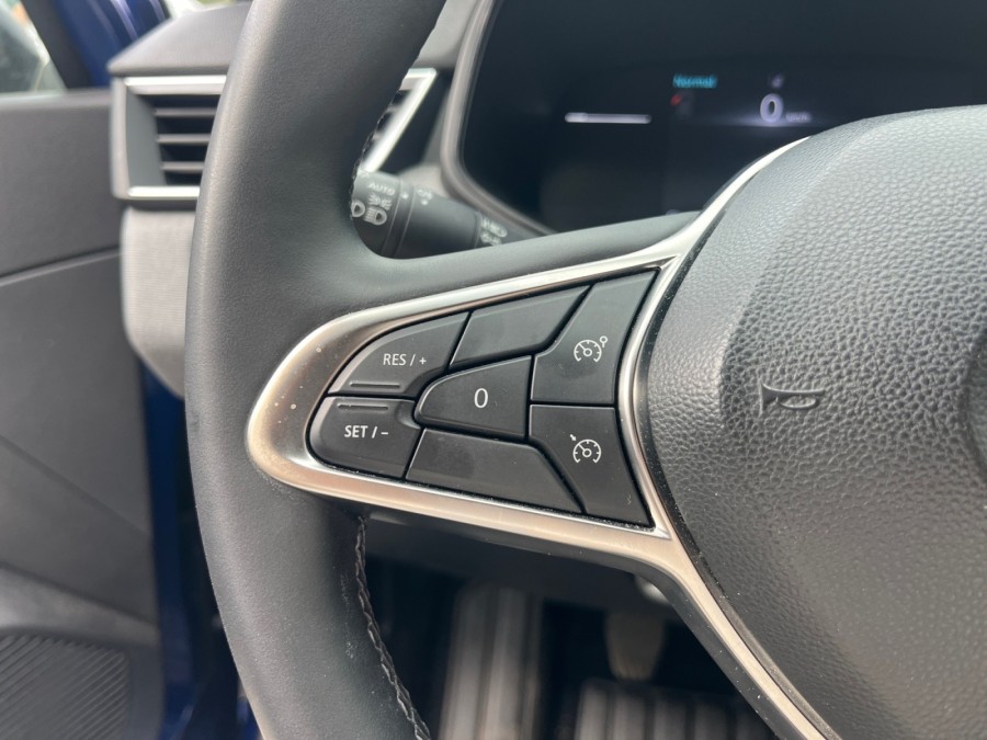 RENAULT d'occasion CLIO V 1.5 BLUE DCI 100 EVOLUTION de 2024 Salon de