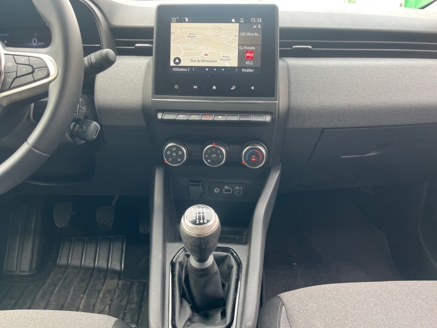 RENAULT d'occasion CLIO V 1.5 BLUE DCI 100 EVOLUTION de 2024 Salon de