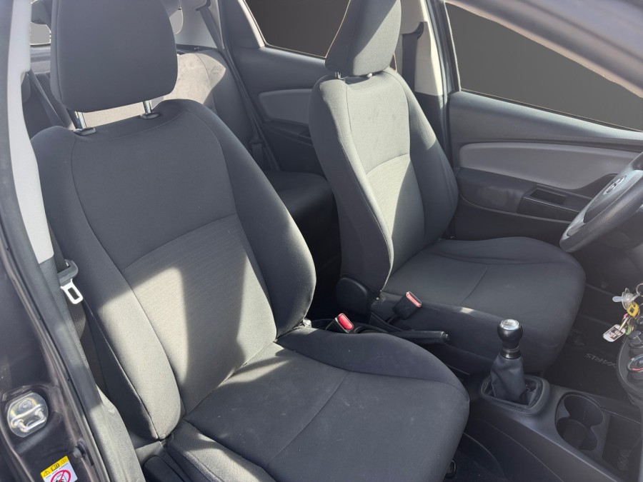 TOYOTA d'occasion YARIS III 1 69 VVTI TENDANCE de 2014 Royan (17)﻿
