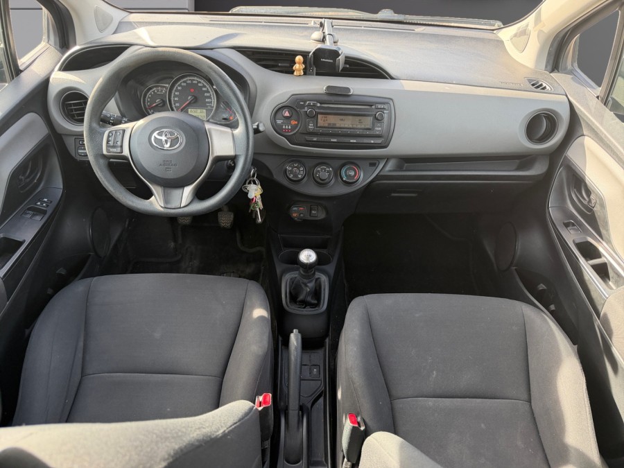 TOYOTA d'occasion YARIS III 1 69 VVTI TENDANCE de 2014 Royan (17)﻿