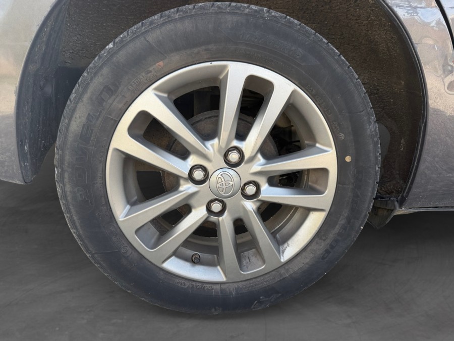 TOYOTA d'occasion YARIS III 1 69 VVTI TENDANCE de 2014 Royan (17)﻿