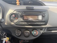 TOYOTA d'occasion YARIS III 1 69 VVTI TENDANCE de 2014 Royan (17)﻿