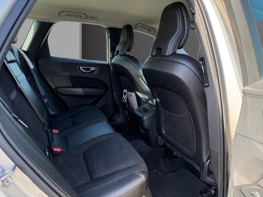 VOLVO d'occasion XC60 2 D4 190 MOMENTUM AUTO de 2018 Rennes (35)﻿