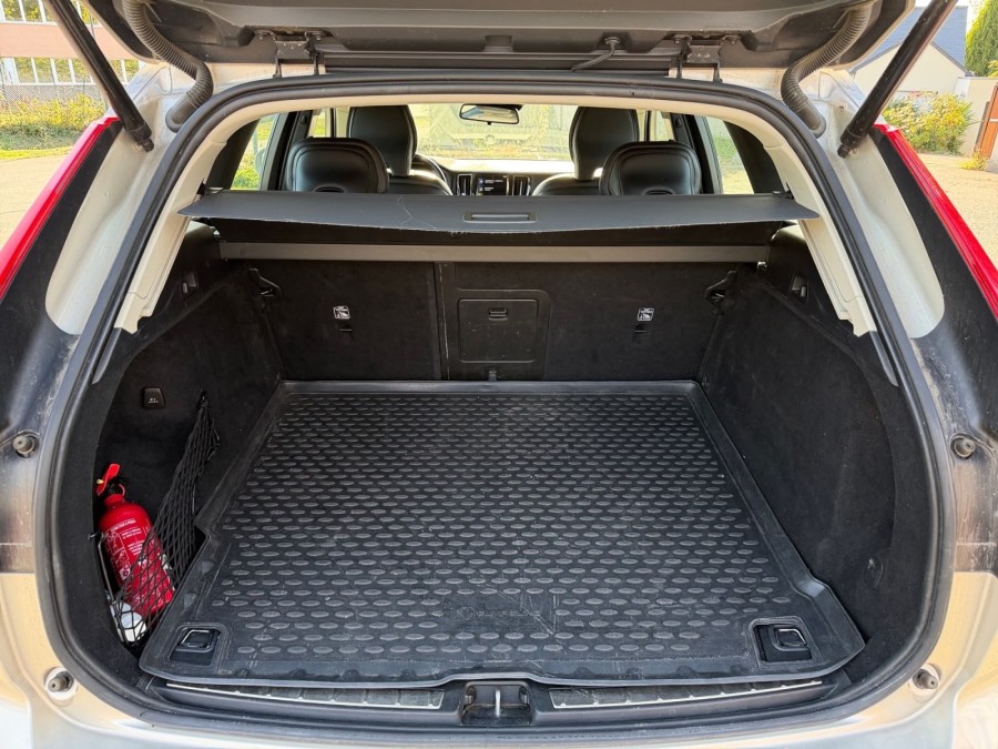 VOLVO d'occasion XC60 2 D4 190 MOMENTUM AUTO de 2018 Rennes (35)﻿