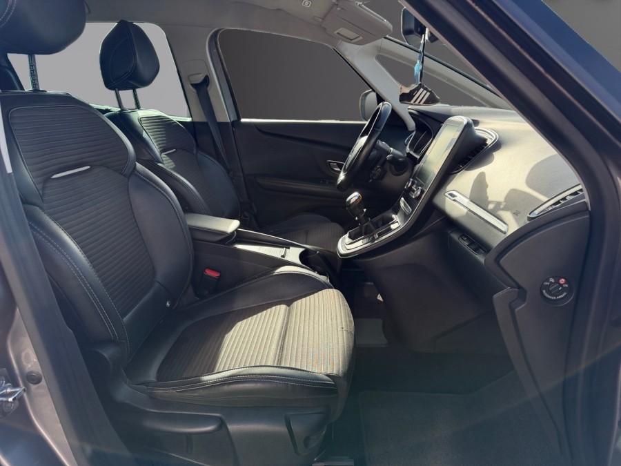 RENAULT d'occasion SCÉNIC IV GRAND SCENIC IV 1.5 DCI 110 HYBRID