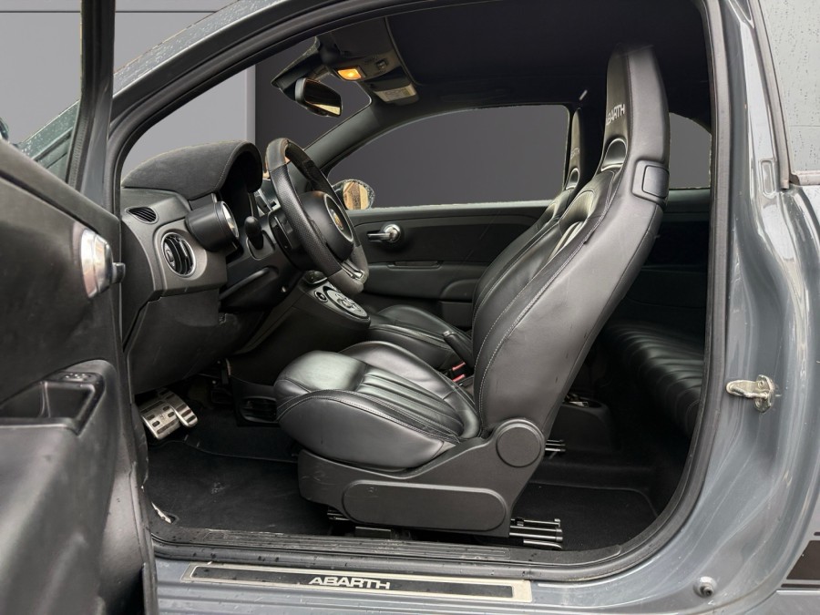 ABARTH d'occasion 500C / 595C / 695C C ABARTH 695 1.4 T-JET 180