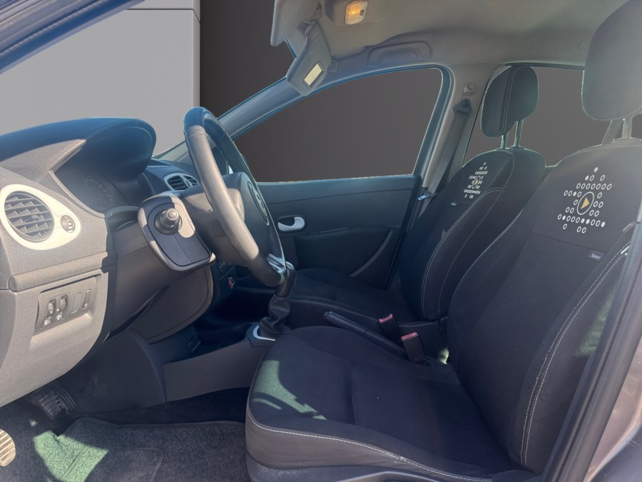 RENAULT d'occasion CLIO 1.2 16V de 2011 Beaune (21)﻿