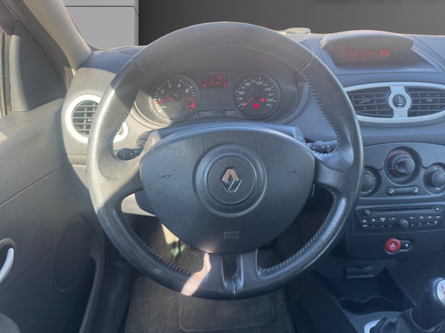 RENAULT d'occasion CLIO 1.2 16V de 2011 Beaune (21)﻿