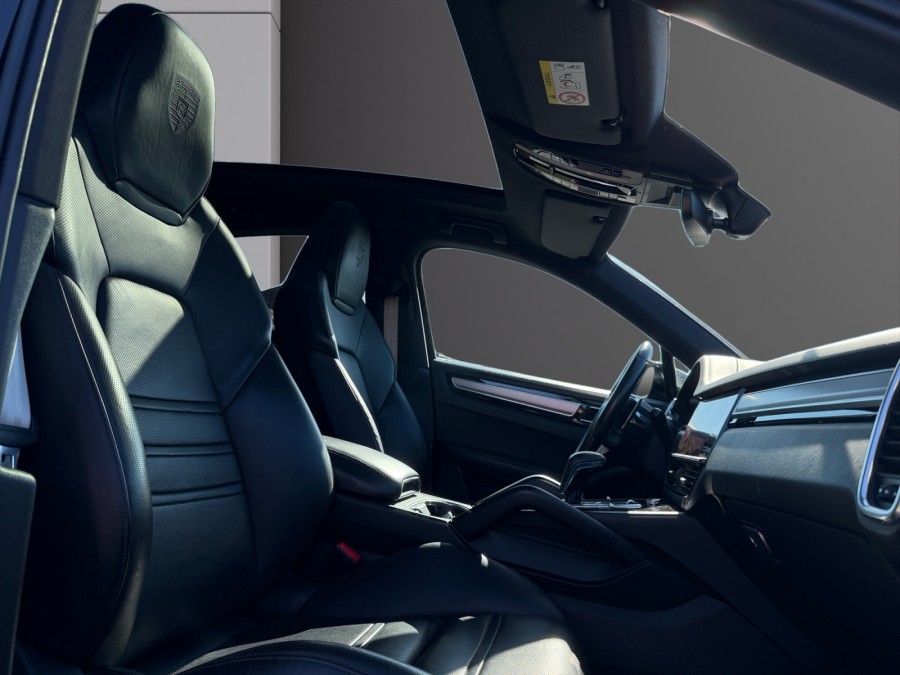 PORSCHE d'occasion CAYENNE 3.0 V6 462ch E-Hybrid Platinum Edition de