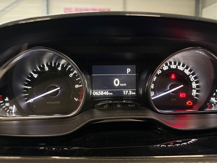 PEUGEOT d'occasion 2008 1.2 PURE TECH 110 ALLURE EAT de 2018 Les