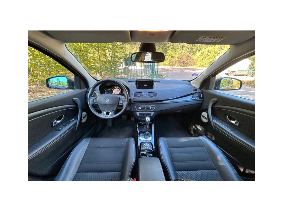 RENAULT d'occasion MEGANE III 1.2 TCE 130 BOSE ESTATE EDC AUTO de